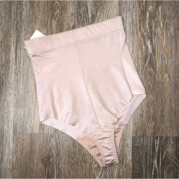 Spanx Suit Your Fancy Control High Waist Thong Small NWT Champagne Beige - Picture 3 of 7